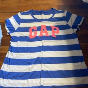 Gap. X-Large